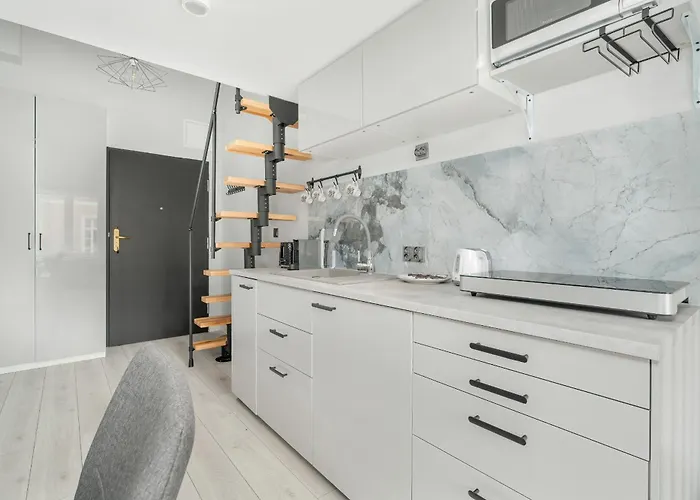 Charming And Modern With Mezzanine In Center By Renters